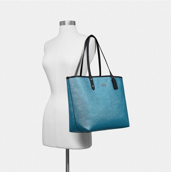 🚫SOLD🚫NWT COACH REVERSIBLE METALLIC CITY TOTE - Picture 3 of 8